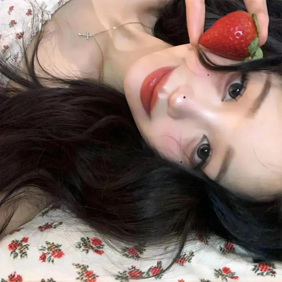 东德蕾丝的爱欲