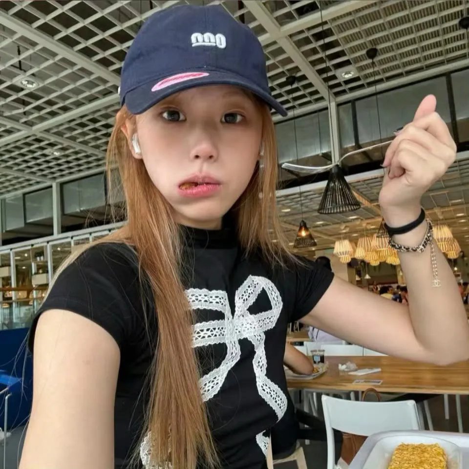 黑珍珠艾曼妞